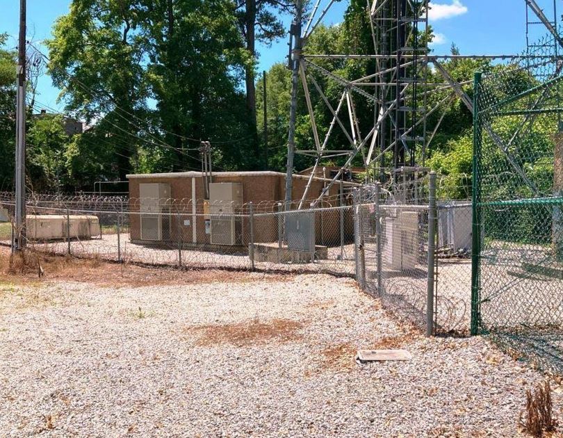 Roadside Entrance and Gravel Area Herbicide Treatments: VegClear’s Weed Control Services for Commercial Properties, Including Parking Lots, Industrial Sites, and Roadways