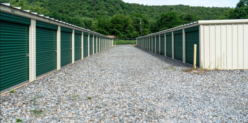 Garages, bare ground, commercial sites, roadsides, and utility right-of-way Industrial Weed Control VegClear